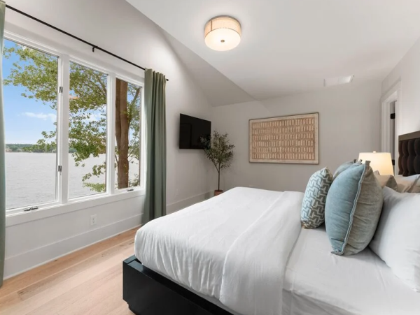 Lake Norman Retreat with 360-Degree Views - Exclusive Accomodations